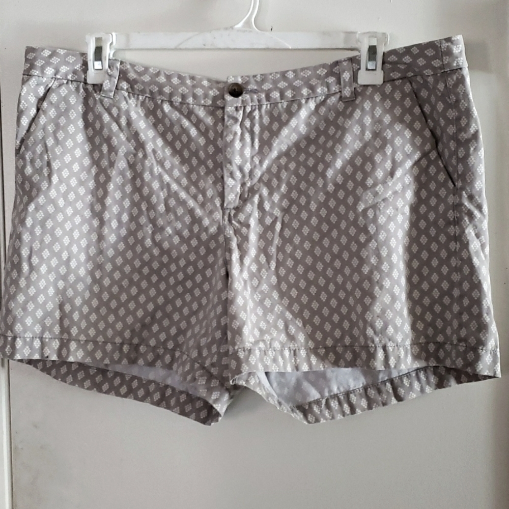 Merona Gray with White Diamond Pattern 100% Cotton Shorts Size 18